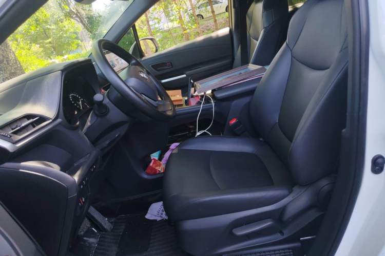 Used Toyota Granvia 2024 2.5L Hybrid Luxury Edition Left Front Seat