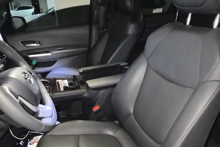 Used Toyota Granvia 2024 2.5L Hybrid Prestige PLUS Four-Wheel Drive Version Left Front Seat