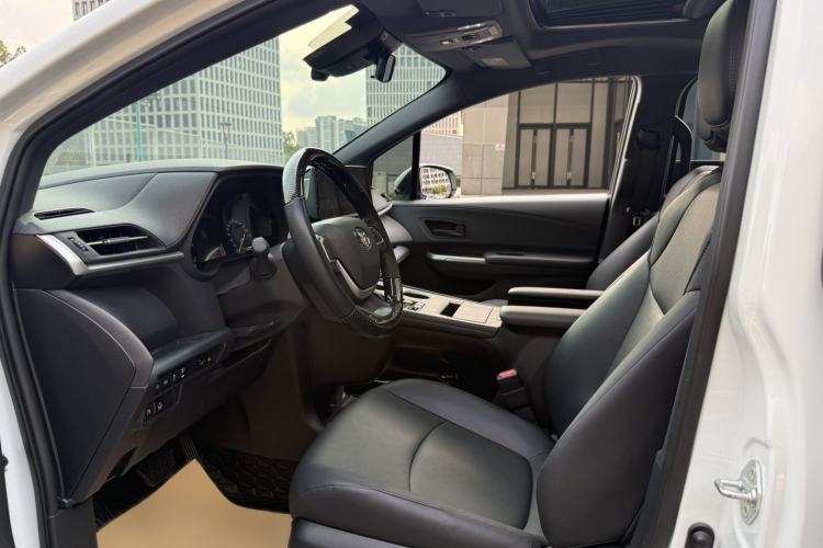 Used Toyota Granvia 2024 2.5L Hybrid Luxury Edition Left Front Seat