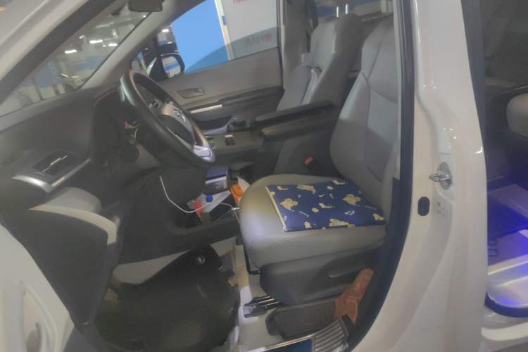 Used Toyota Granvia 2024 2.5L Hybrid Comfort Edition Left Front Seat