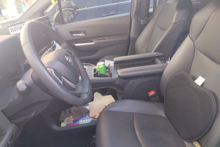 Used Toyota Granvia 2024 2.5L Hybrid Prestige PLUS Edition Left Front Seat