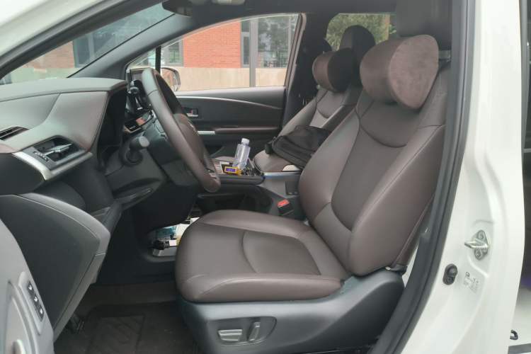 Used Toyota Granvia 2024 2.5L Hybrid Prestige PLUS Four-Wheel Drive Version Left Front Seat