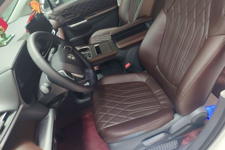 Used Toyota Granvia 2024 2.5L Hybrid Comfort Edition Left Front Seat