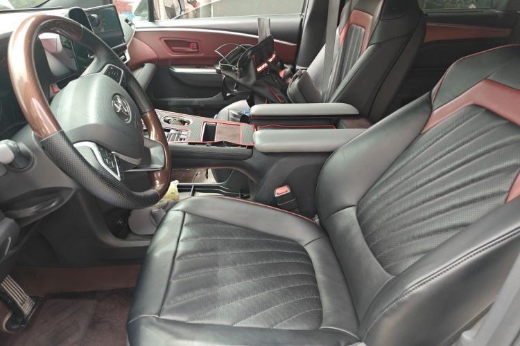 Used Toyota Granvia 2024 2.5L Hybrid Luxury Edition Left Front Seat