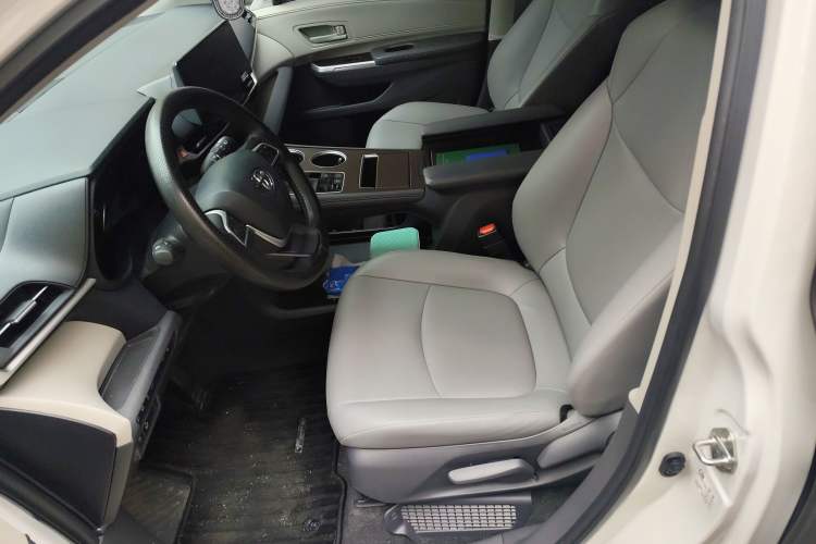 Used Toyota Granvia 2024 2.5L Hybrid Comfort Edition Left Front Seat