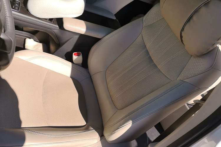Used Toyota Granvia 2024 2.5L Hybrid Prestige ULTRA Edition Left Front Seat