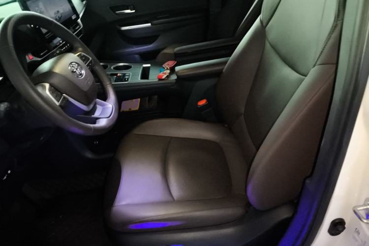 Used Toyota Granvia 2024 2.5L Hybrid Prestige PLUS Four-Wheel Drive Version Left Front Seat