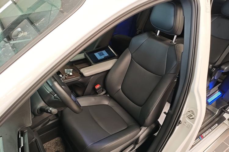 Used Toyota Granvia 2024 2.5L Hybrid Luxury Edition Left Front Seat