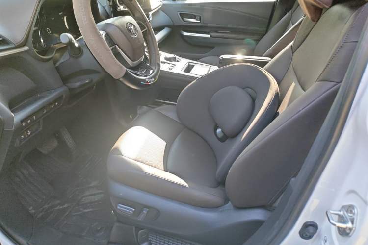 Used Toyota Granvia 2024 2.5L Hybrid Prestige PLUS Four-Wheel Drive Version Left Front Seat