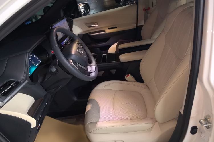Used Toyota Granvia 2024 2.5L Hybrid Prestige ULTRA Edition Left Front Seat