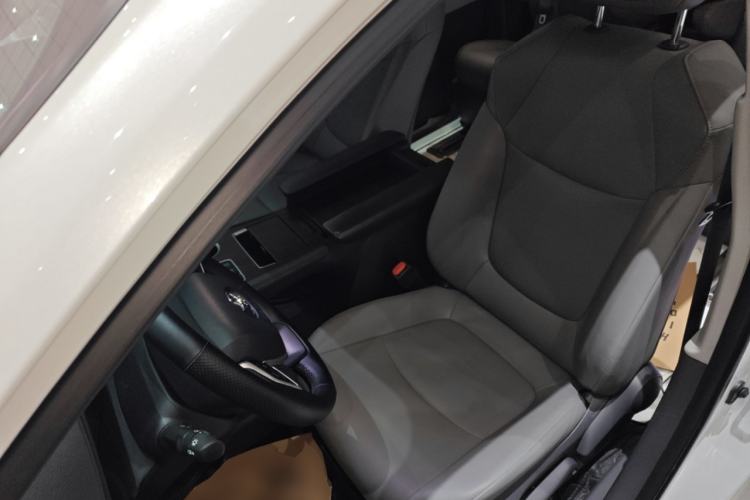Used Toyota Granvia 2024 2.5L Hybrid Comfort Edition Left Front Seat