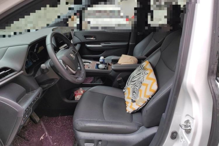 Used Toyota Granvia 2024 2.5L Hybrid Prestige PLUS Edition Left Front Seat