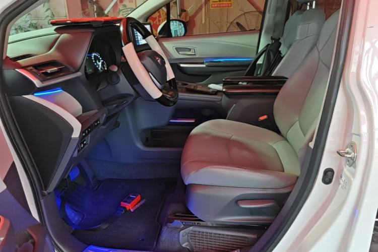 Used Toyota Granvia 2024 2.5L Hybrid Comfort Edition Left Front Seat
