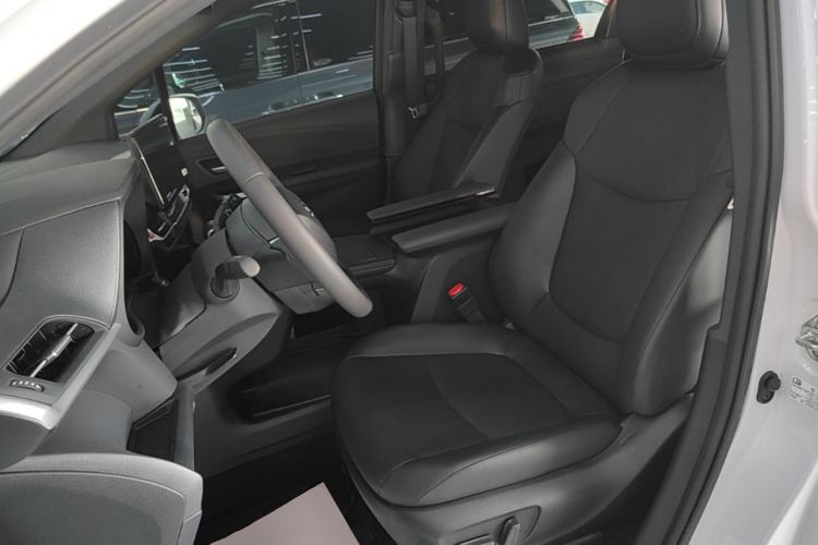 Used Toyota Granvia 2024 2.5L Hybrid Prestige PLUS Edition Left Front Seat