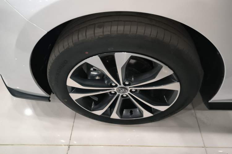 Used Toyota Granvia 2024 2.5L Hybrid Prestige PLUS Edition Left Front Wheel Hub