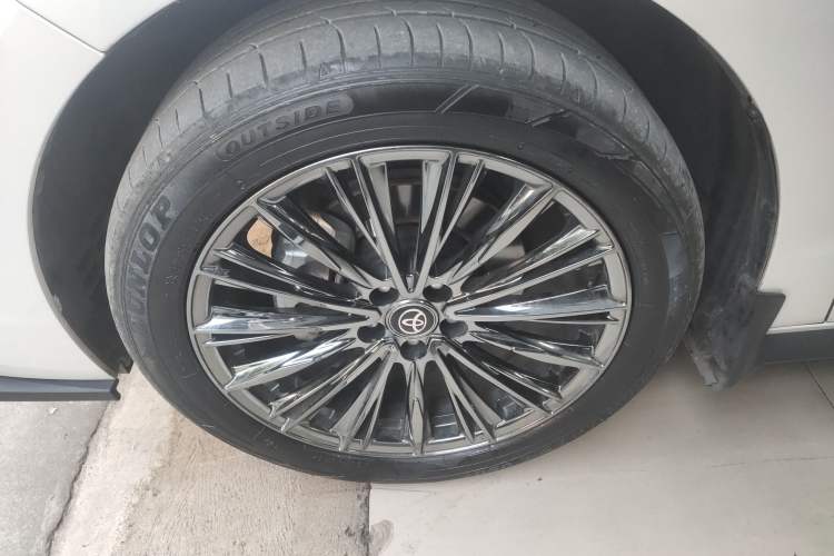 Used Toyota Granvia 2024 2.5L Hybrid Comfort Edition Left Front Wheel Hub