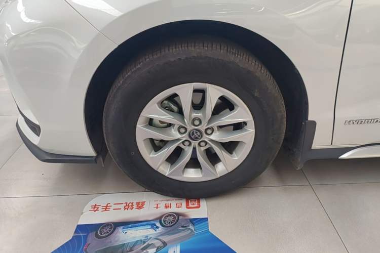 Used Toyota Granvia 2024 2.5L Hybrid Comfort Edition Left Front Wheel Hub