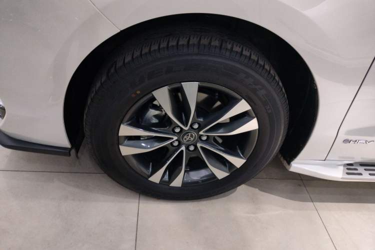 Used Toyota Granvia 2024 2.5L Hybrid Prestige PLUS Four-Wheel Drive Version Left Front Wheel Hub