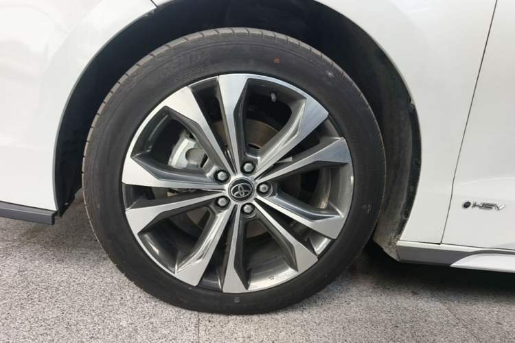 Used Toyota Granvia 2024 2.5L Hybrid Prestige PLUS Edition Left Front Wheel Hub