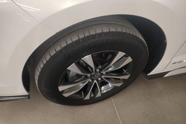 Used Toyota Granvia 2024 2.5L Hybrid Prestige PLUS Four-Wheel Drive Version Left Front Wheel Hub