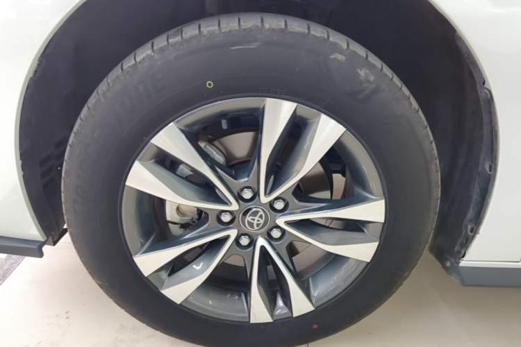 Used Toyota Granvia 2024 2.5L Hybrid Luxury Edition Left Front Wheel Hub