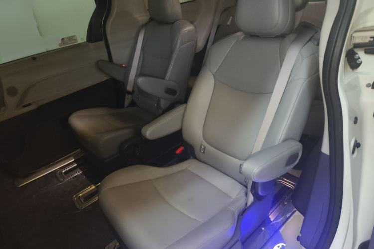 Used Toyota Granvia 2024 2.5L Hybrid Comfort Edition Left Rear Seat