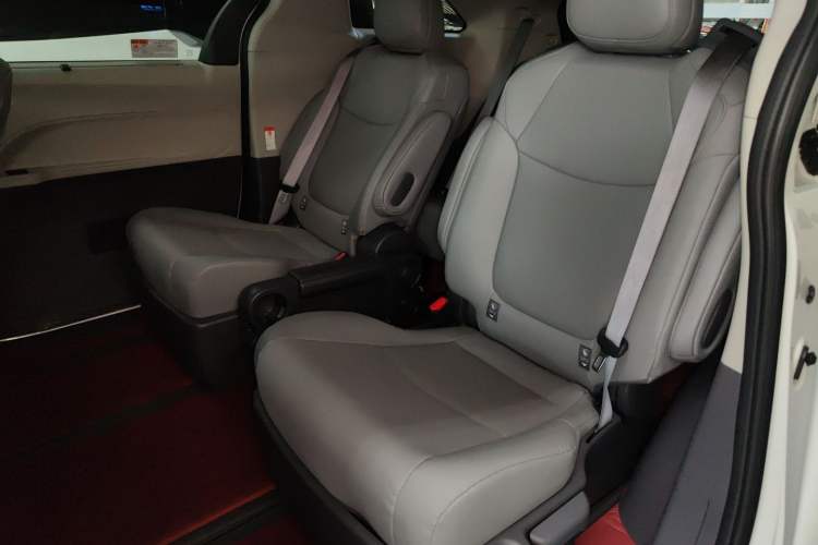 Used Toyota Granvia 2024 2.5L Hybrid Comfort Edition Left Rear Seat