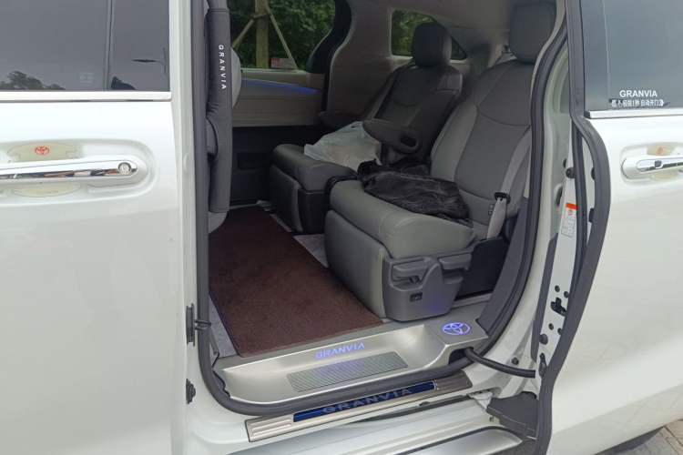 Used Toyota Granvia 2024 2.5L Hybrid Comfort Edition Left Rear Seat