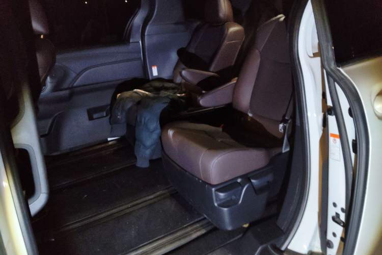 Used Toyota Granvia 2024 2.5L Hybrid Prestige PLUS Four-Wheel Drive Version Left Rear Seat
