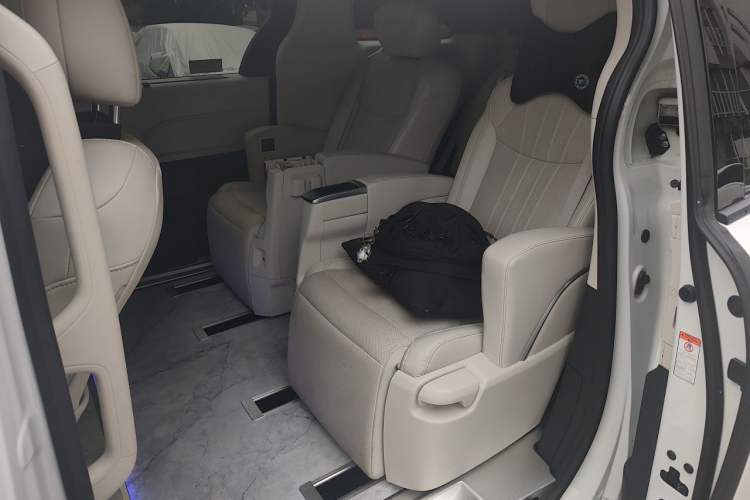 Used Toyota Granvia 2024 2.5L Hybrid Prestige ULTRA Edition Left Rear Seat