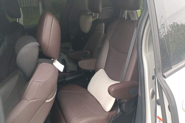 Used Toyota Granvia 2024 2.5L Hybrid Prestige PLUS Four-Wheel Drive Version Left Rear Seat