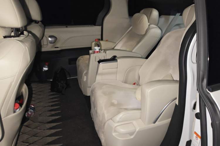 Used Toyota Granvia 2024 2.5L Hybrid Prestige PLUS Edition Left Rear Seat