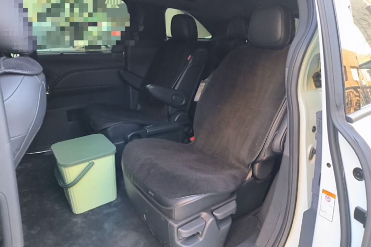 Used Toyota Granvia 2024 2.5L Hybrid Prestige PLUS Four-Wheel Drive Version Left Rear Seat