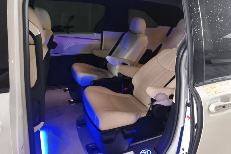 Used Toyota Granvia 2024 2.5L Hybrid Prestige PLUS Four-Wheel Drive Version Left Rear Seat