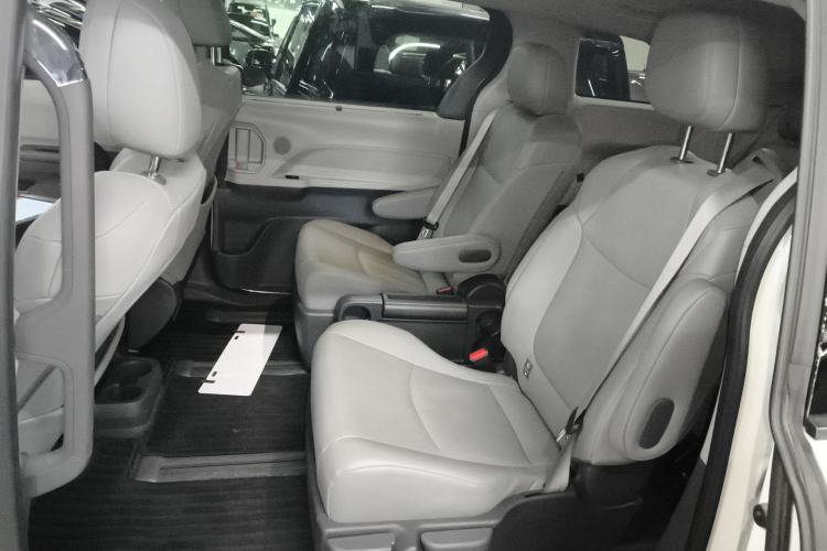 Used Toyota Granvia 2024 2.5L Hybrid Comfort Edition Left Rear Seat