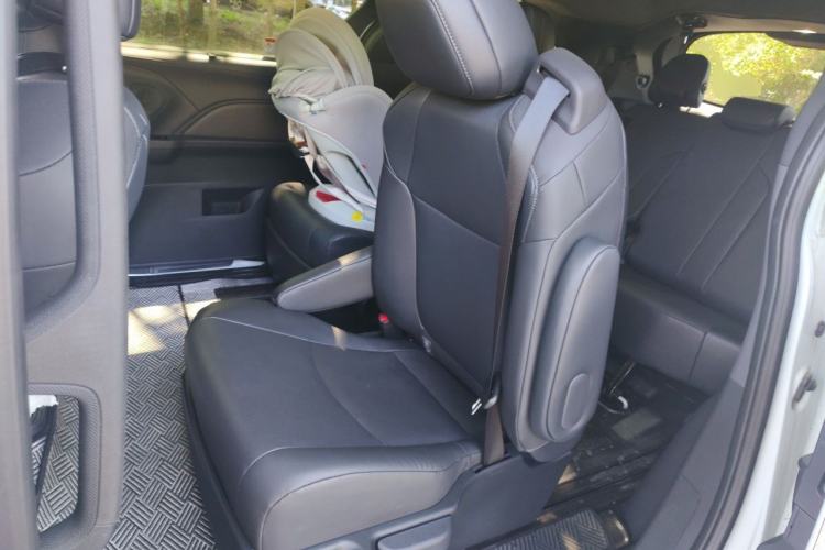 Used Toyota Granvia 2024 2.5L Hybrid Luxury Edition Left Rear Seat