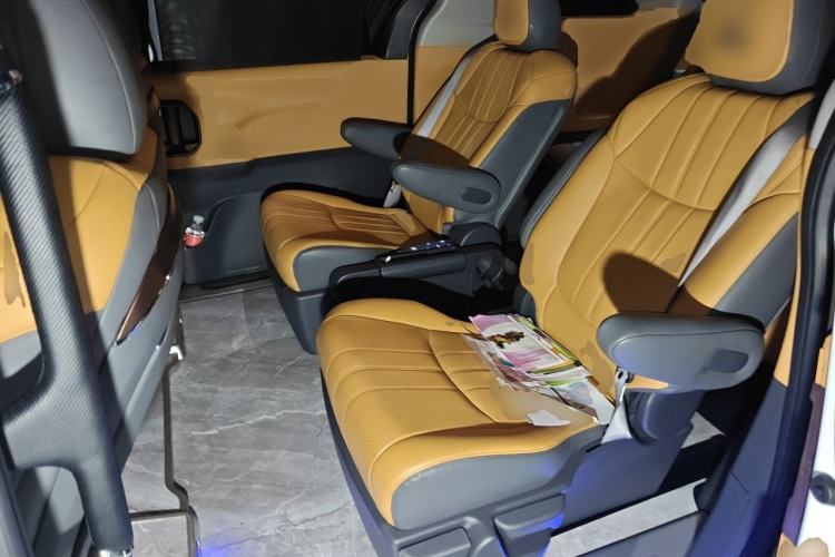 Used Toyota Granvia 2024 2.5L Hybrid Comfort Edition Left Rear Seat