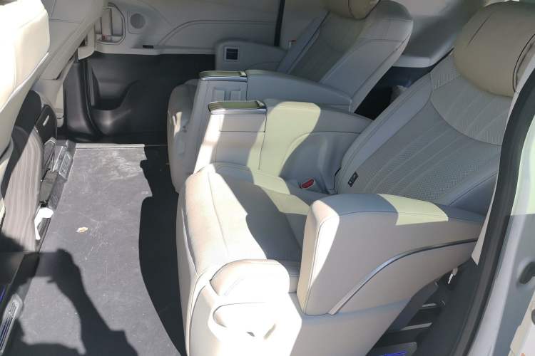 Used Toyota Granvia 2024 2.5L Hybrid Prestige ULTRA Edition Left Rear Seat