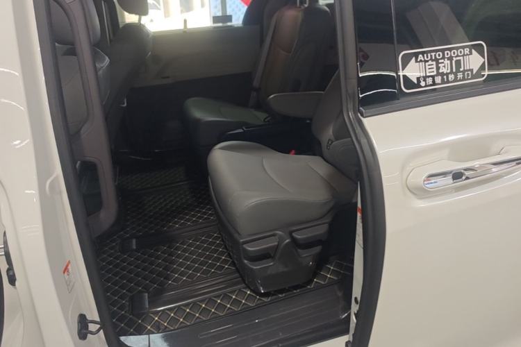 Used Toyota Granvia 2024 2.5L Hybrid Comfort Edition Left Rear Seat