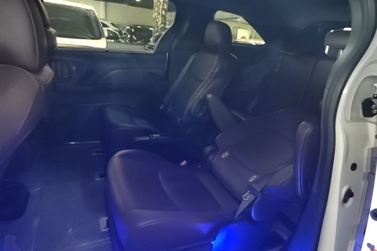 Used Toyota Granvia 2024 2.5L Hybrid Prestige PLUS Four-Wheel Drive Version Left Rear Seat