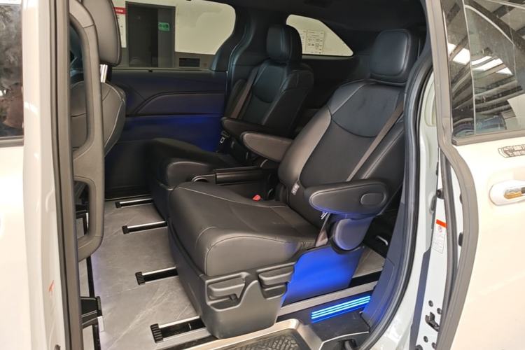 Used Toyota Granvia 2024 2.5L Hybrid Luxury Edition Left Rear Seat
