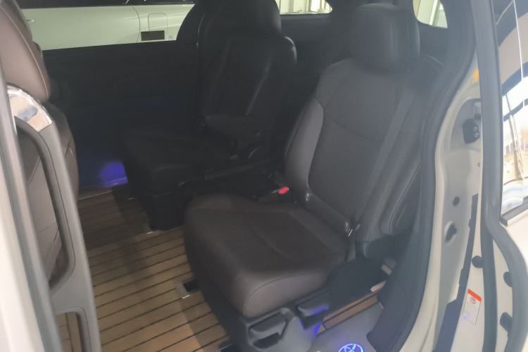 Used Toyota Granvia 2024 2.5L Hybrid Prestige PLUS Four-Wheel Drive Version Left Rear Seat