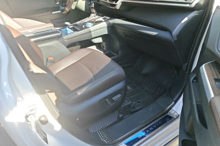 Used Toyota Granvia 2024 2.5L Hybrid Prestige PLUS Four-Wheel Drive Version Left Rear Seat