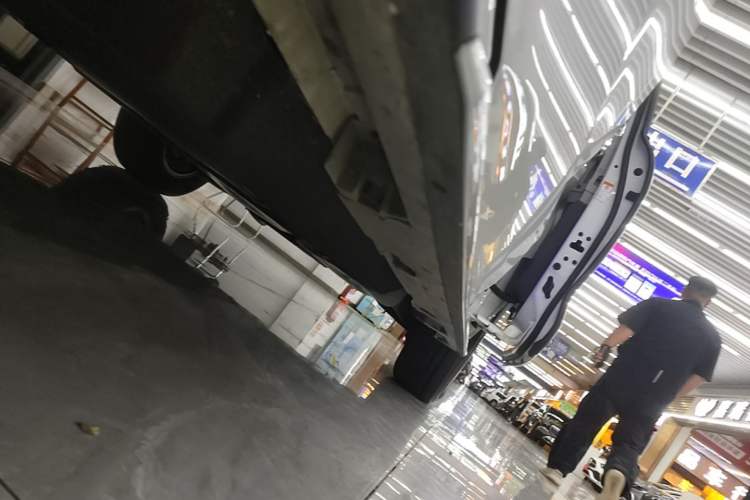 Used Toyota Granvia 2024 2.5L Hybrid Comfort Edition Left Side Sill