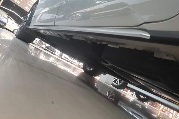 Used Toyota Granvia 2024 2.5L Hybrid Comfort Edition Left Side Sill