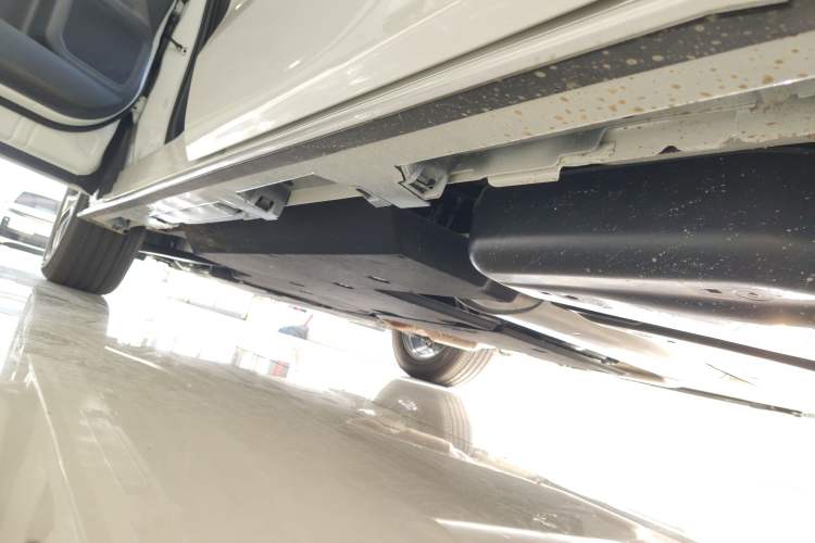 Used Toyota Granvia 2024 2.5L Hybrid Prestige PLUS Four-Wheel Drive Version Left Side Sill