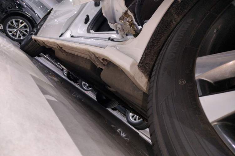 Used Toyota Granvia 2024 2.5L Hybrid Prestige PLUS Four-Wheel Drive Version Left Side Sill