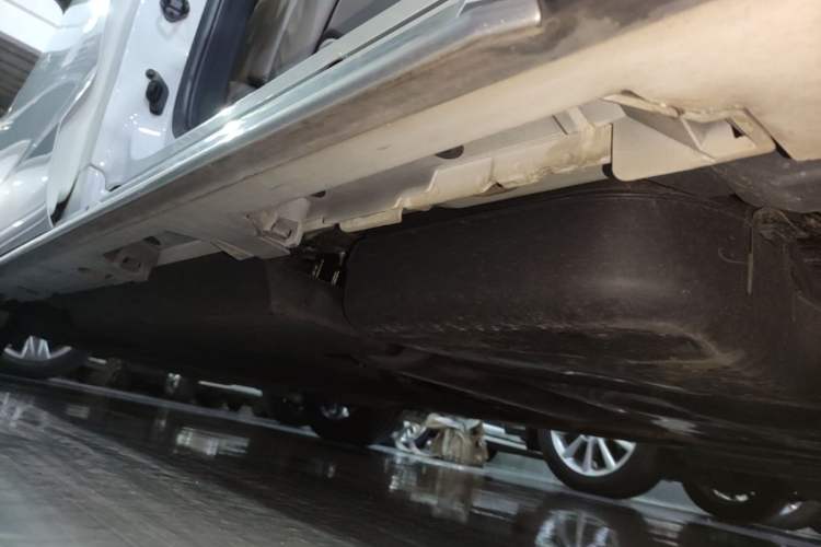 Used Toyota Granvia 2024 2.5L Hybrid Prestige ULTRA Edition Left Side Sill