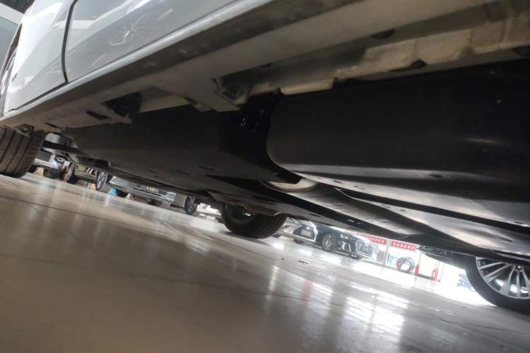 Used Toyota Granvia 2024 2.5L Hybrid Prestige PLUS Edition Left Side Sill