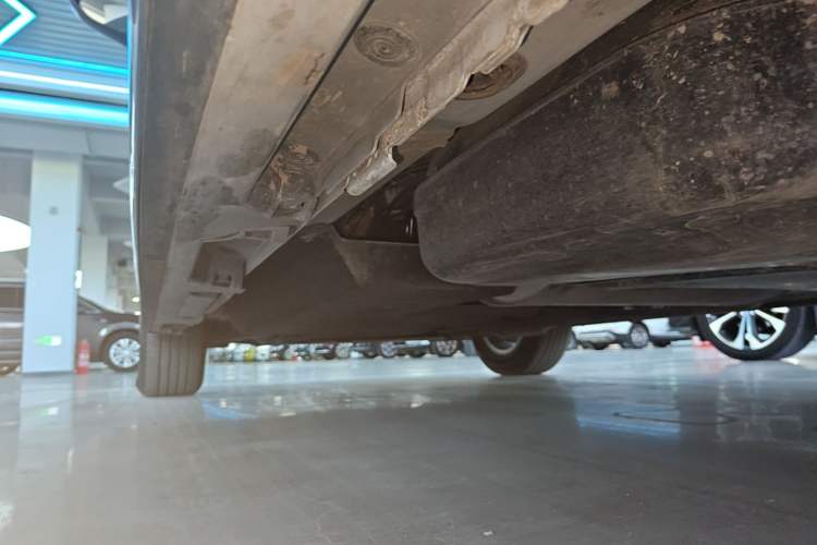 Used Toyota Granvia 2024 2.5L Hybrid Comfort Edition Left Side Sill